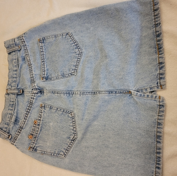 Vintage Nuovo County Seat Jeanswear Atonewashed Denim Miniskirt, size 3/4 - Picture 2 of 5